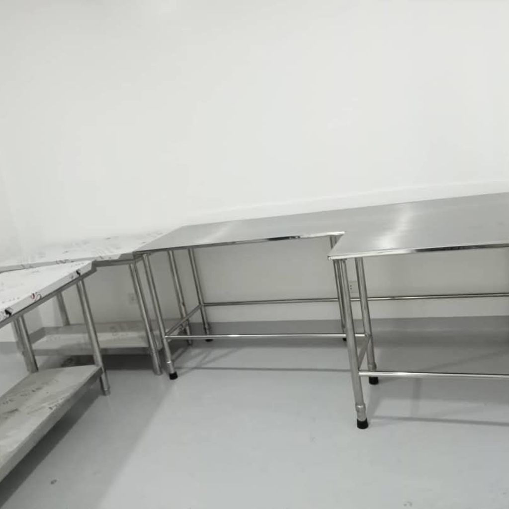 Stainless steel table (1)